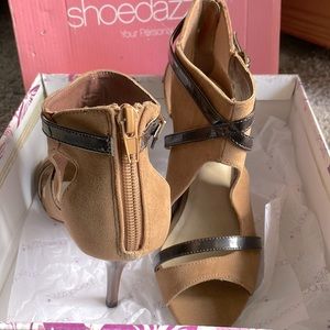 Shoedazzle tan heels. Never worn. Size 5.5